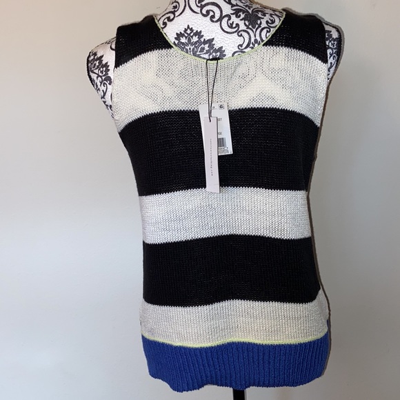 Sanctuary Top Sleeveless - Picture 2 of 7